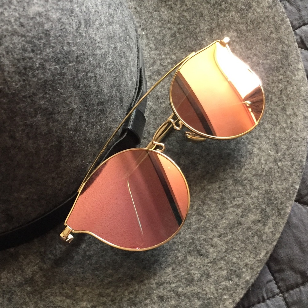 •HP•Beach Bum Mirrored Sunnies - Picture 3 of 4